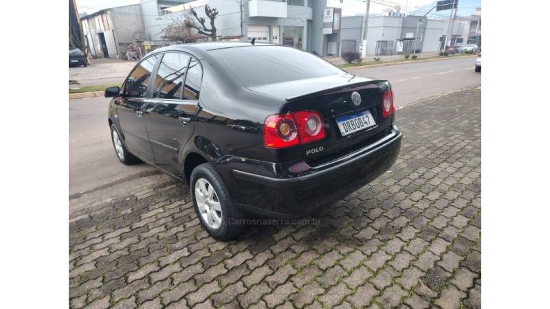 VOLKSWAGEN - POLO SEDAN - 2007/2008 - Preta - R$ 32.900,00