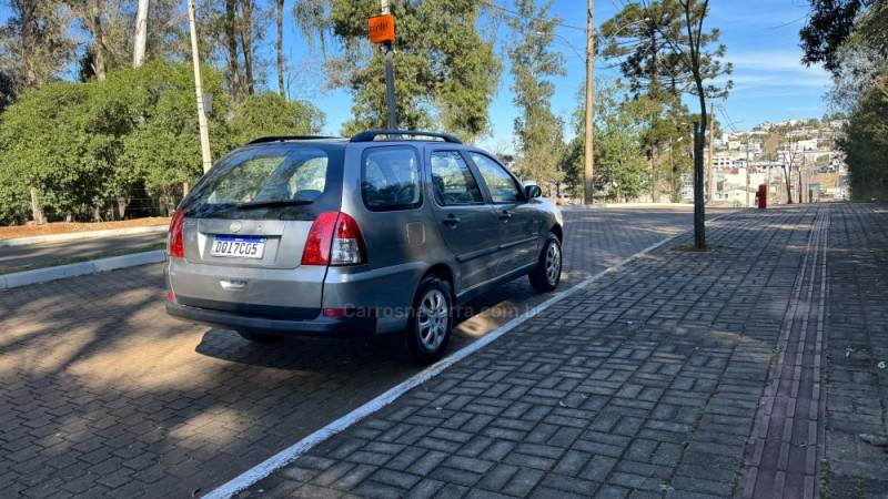 FIAT - PALIO - 2005/2006 - Cinza - R$ 26.900,00