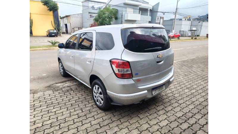 CHEVROLET - SPIN - 2017/2017 - Prata - R$ 52.900,00