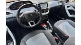 PEUGEOT - 208 - 2014/2015 - Branca - R$ 45.000,00