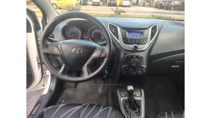 HYUNDAI - HB20 - 2015/2015 - Branca - R$ 46.900,00