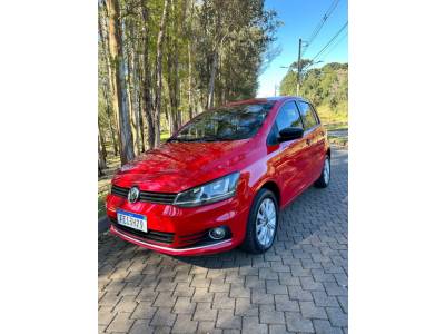 VOLKSWAGEN - FOX - 2014/2015 - Vermelha - R$ 48.900,00