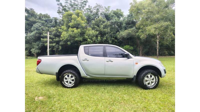 MITSUBISHI - L200 TRITON - 2012/2013 - Prata - Sob Consulta