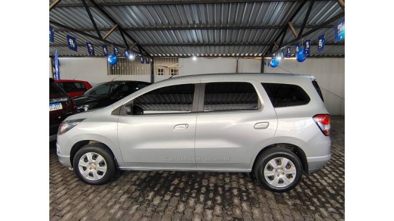 CHEVROLET - SPIN - 2016/2017 - Prata - R$ 52.900,00