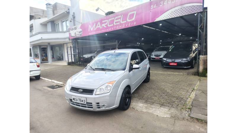 FORD - FIESTA - 2008/2008 - Prata - R$ 26.900,00