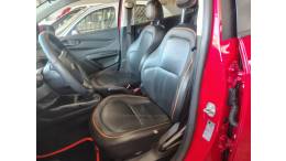 CHEVROLET - ONIX - 2014/2015 - Vermelha - R$ 54.900,00