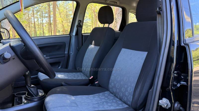 FORD - FIESTA - 2012/2013 - Preta - R$ 35.900,00