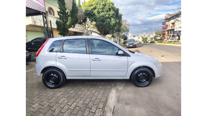 FORD - FIESTA - 2008/2008 - Prata - R$ 26.900,00