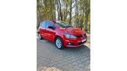 VOLKSWAGEN - FOX - 2014/2015 - Vermelha - R$ 48.900,00