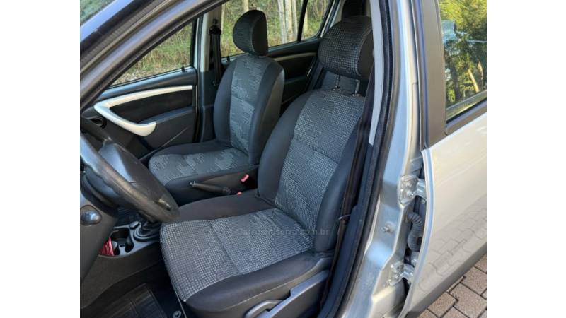 RENAULT - SANDERO - 2008/2009 - Prata - R$ 28.900,00