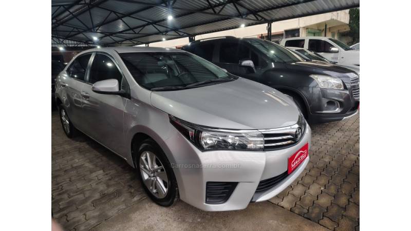 TOYOTA - COROLLA - 2016/2017 - Prata - R$ 86.900,00