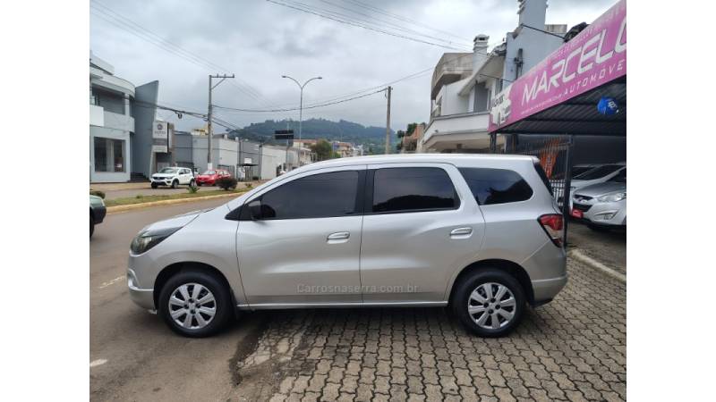 CHEVROLET - SPIN - 2017/2017 - Prata - R$ 52.900,00