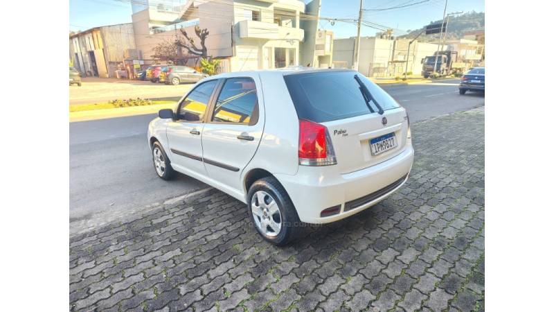 FIAT - PALIO - 2009/2010 - Branca - R$ 29.900,00