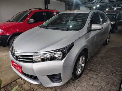 TOYOTA - COROLLA - 2016/2017 - Prata - R$ 86.900,00