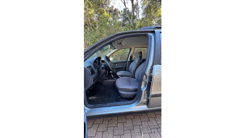 FIAT - PALIO - 2005/2006 - Cinza - R$ 26.900,00