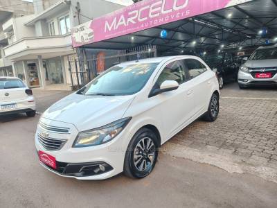 CHEVROLET - ONIX - 2014/2015 - Branca - R$ 54.900,00