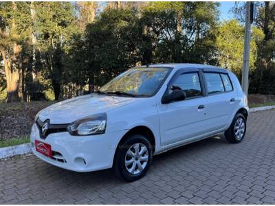 RENAULT - CLIO - 2013/2014 - Branca - R$ 32.900,00
