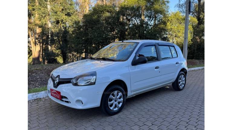 RENAULT - CLIO - 2013/2014 - Branca - R$ 32.900,00
