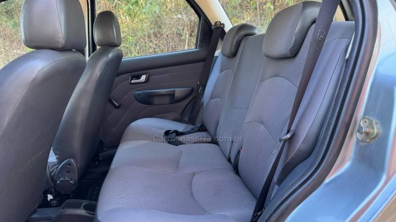 FIAT - PALIO - 2005/2006 - Cinza - R$ 26.900,00