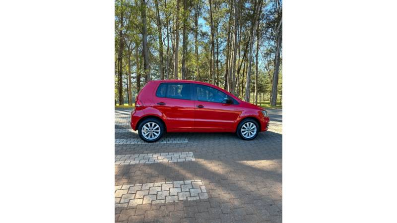 VOLKSWAGEN - FOX - 2014/2015 - Vermelha - R$ 48.900,00